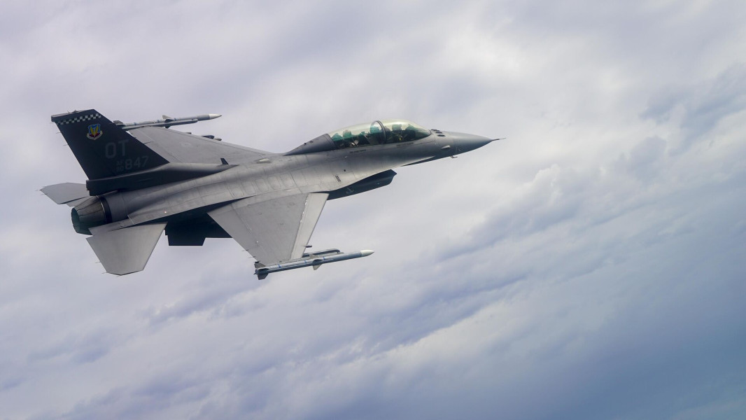 F-16 Fighting Falcon F-16 Fighting Falcon - 42TČen