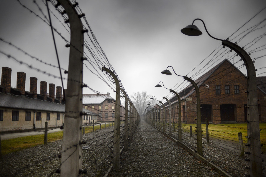 Koncentrační tábor Auschwitz–Birkenau Koncentrační tábor Auschwitz–Birkenau - 42TČen