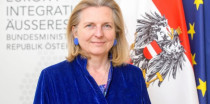 Karin Kneissl - 42TČen
