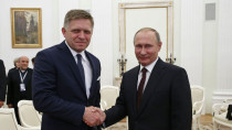 Robert Fico a Vladimir Putin na fotografii z roku 2016 - 42TČen